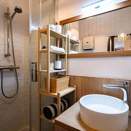 Typical Flat Eiffel Tower 4 Guests Apartment