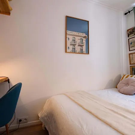 Typical Flat Eiffel Tower 4 Guests Paris